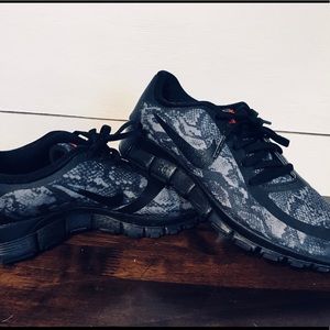 Nike Free 5.0 Black Snake Skin Running Shoes
